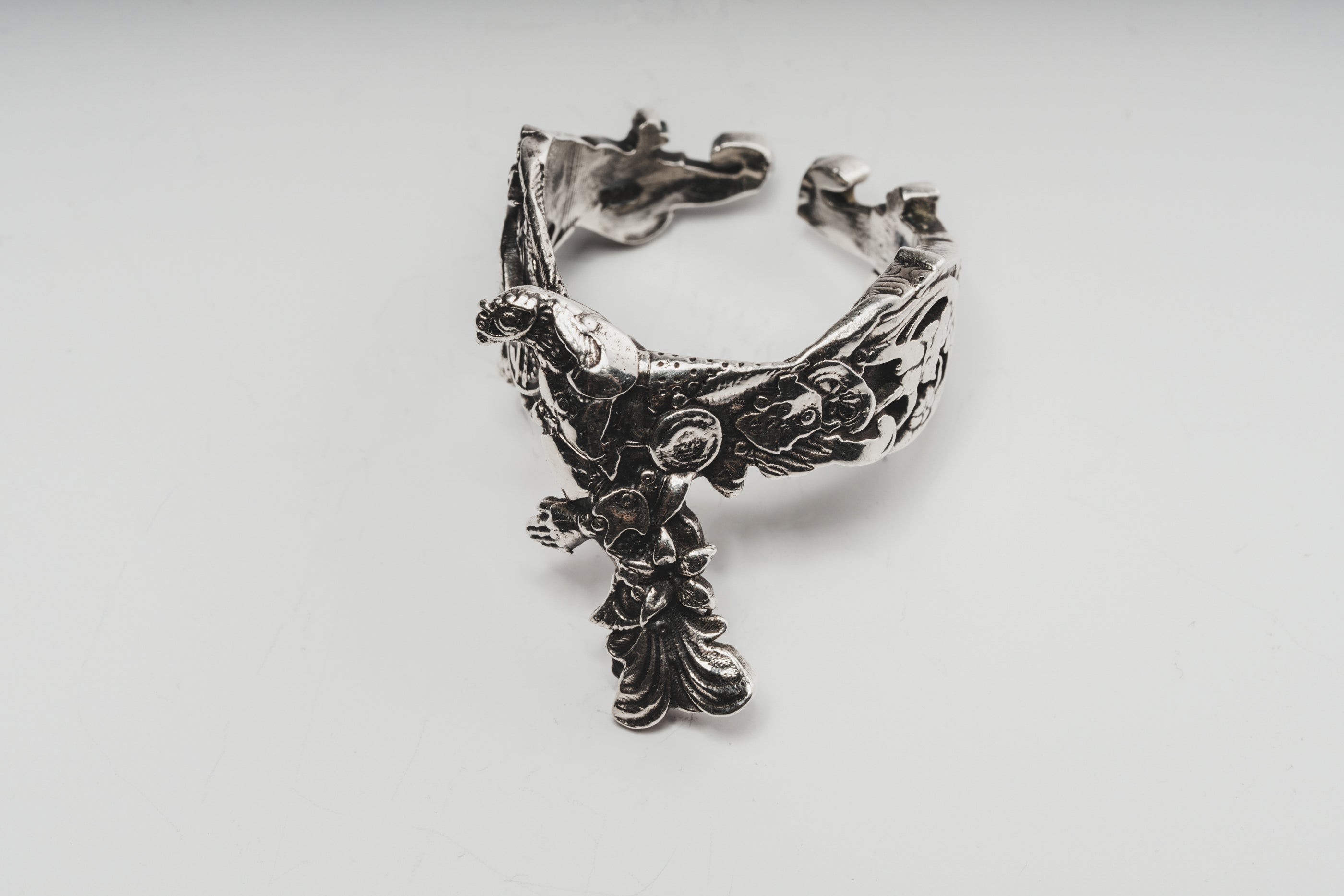 Trato y Alegoría Anillo