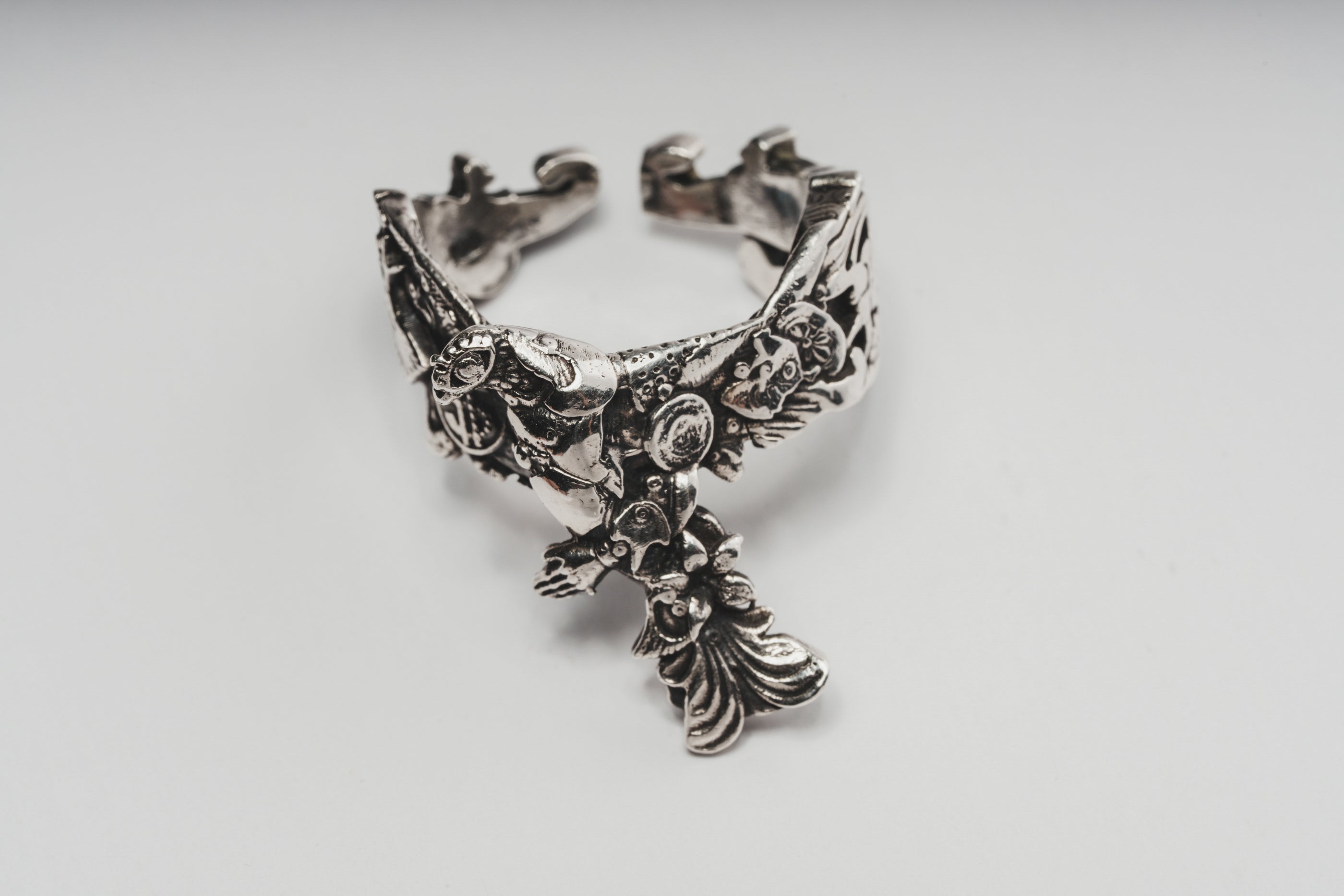 Trato y Alegoría Anillo